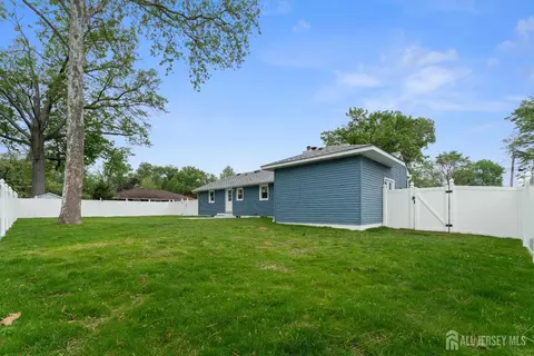 Exterior - 413 Main St, Middlesex, NJ 08846 photo 2 of 3