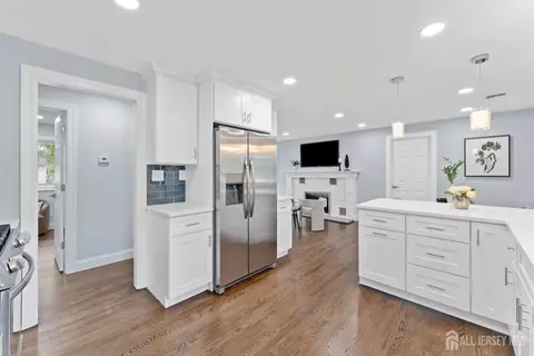 Kitchen - 413 Main St, Middlesex, NJ 08846 photo 1 of 1
