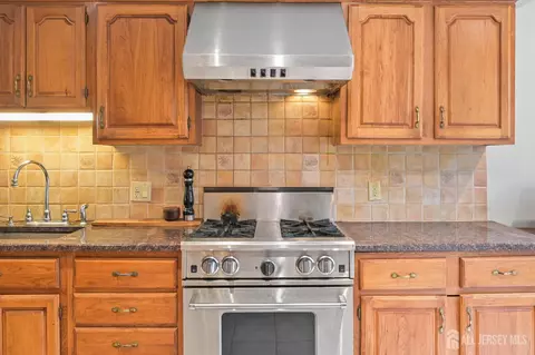 134 Devon Rd, Colonia, NJ 07067 photo 17