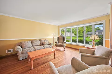 134 Devon Rd, Colonia, NJ 07067 photo 8