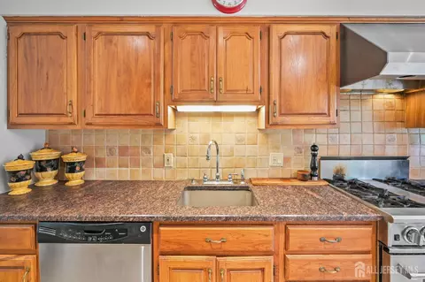 134 Devon Rd, Colonia, NJ 07067 photo 16