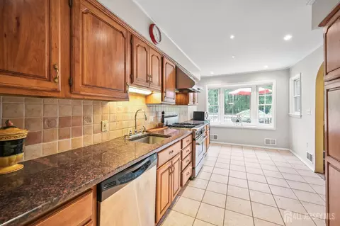 134 Devon Rd, Colonia, NJ 07067 photo 15