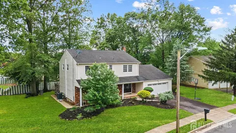 15 Meredith Rd, Edison, NJ 08817 photo 2