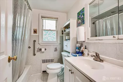Bath - 84 Prospect Ave, Edison, NJ 08817 photo 1 of 3