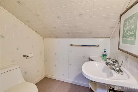 Bath - 84 Prospect Ave, Edison, NJ 08817 photo 2 of 3