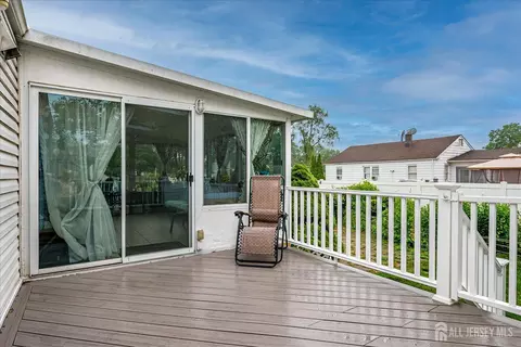 Exterior - 84 Prospect Ave, Edison, NJ 08817 photo 8 of 11