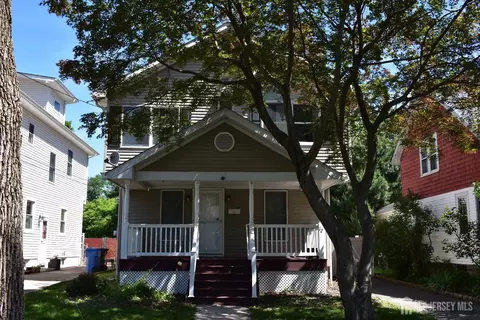 12 Juniper St, Metuchen, NJ 08840