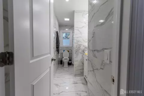 Entry Way - 128 Jay St, Middlesex, NJ 08846 photo 1 of 1