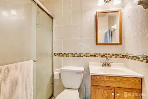 Bath - 9 NW Fielding Pl, Edison, NJ 08820 photo 5 of 5