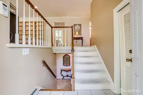 Entry Way - 9 NW Fielding Pl, Edison, NJ 08820 photo 1 of 5