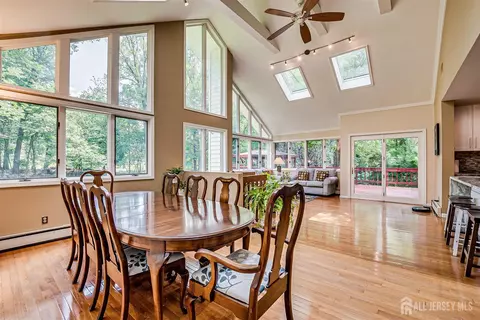 Dining - 9 NW Fielding Pl, Edison, NJ 08820 photo 2 of 2