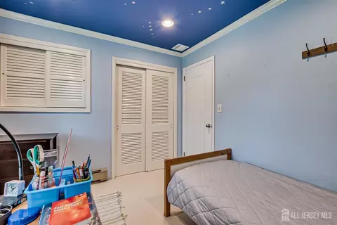Bedroom - 9 NW Fielding Pl, Edison, NJ 08820 photo 4 of 8