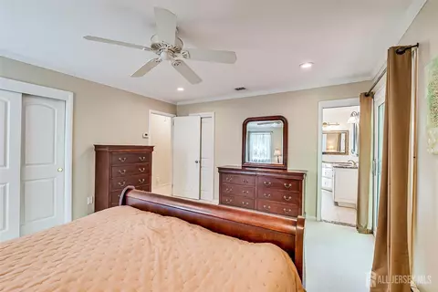 Bedroom - 9 NW Fielding Pl, Edison, NJ 08820 photo 3 of 8