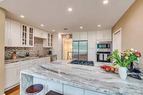 Kitchen - 9 NW Fielding Pl, Edison, NJ 08820 photo 2 of 6