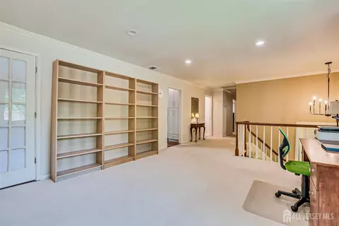 Entry Way - 9 NW Fielding Pl, Edison, NJ 08820 photo 4 of 5