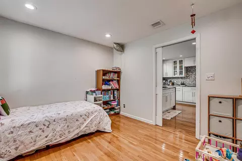 Bedroom - 9 NW Fielding Pl, Edison, NJ 08820 photo 8 of 8