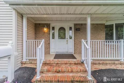 Exterior - 289 Old Rd, Sewaren, NJ 07077 photo 3 of 4