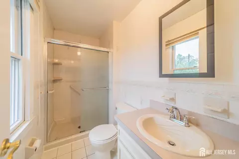 Bath - 289 Old Rd, Sewaren, NJ 07077 photo 5 of 5