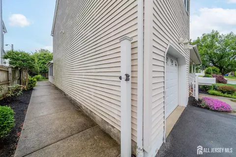 Entry Way - 289 Old Rd, Sewaren, NJ 07077 photo 5 of 5