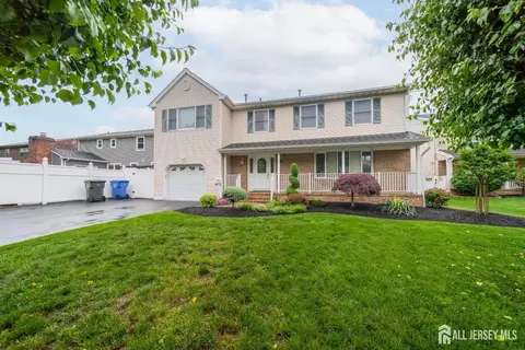 Exterior - 289 Old Rd, Sewaren, NJ 07077 photo 2 of 4