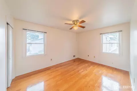 Bedroom - 289 Old Rd, Sewaren, NJ 07077 photo 3 of 4