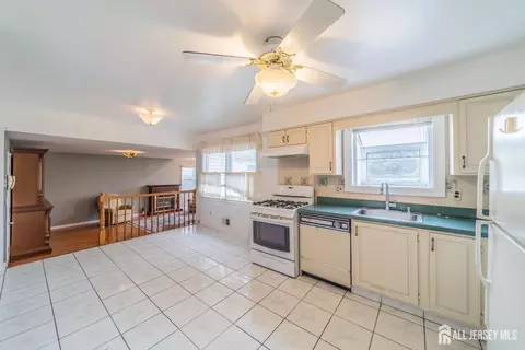 Kitchen - 289 Old Rd, Sewaren, NJ 07077 photo 2 of 2