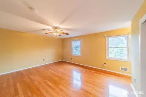 Other - 289 Old Rd, Sewaren, NJ 07077 photo 3 of 10