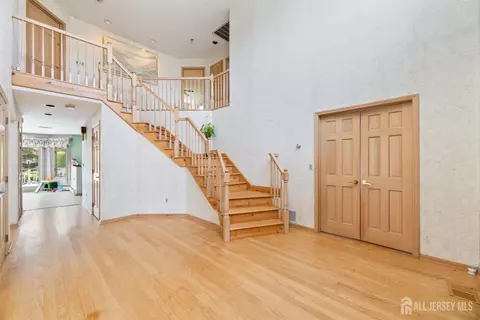 6 Allison Ct, Edison, NJ 08820 photo 4