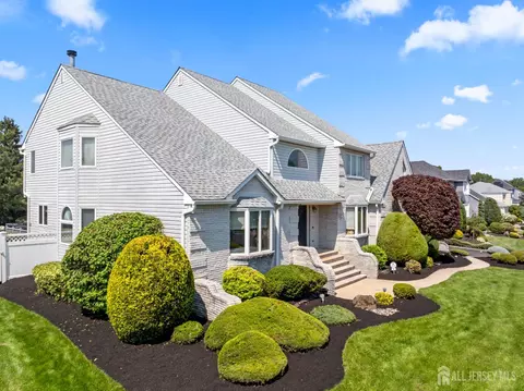 6 Allison Ct, Edison, NJ 08820 photo 2