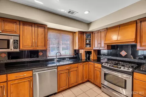 152 Redpine Loop, Old Bridge, NJ 08857 photo 9