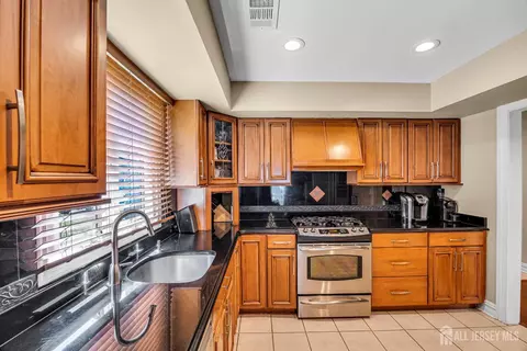 152 Redpine Loop, Old Bridge, NJ 08857 photo 10