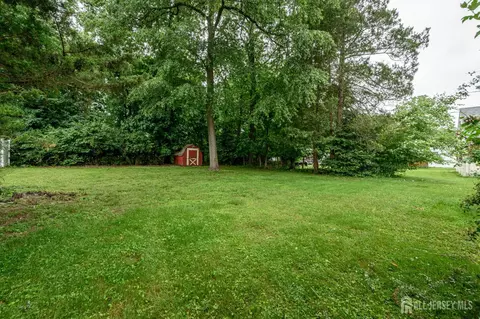 Exterior - 1075 Fireside Ave, Ewing, NJ 08618 photo 3 of 4
