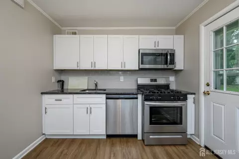 Kitchen - 1075 Fireside Ave, Ewing, NJ 08618 photo 2 of 2