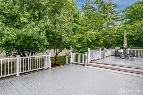 10 Dellview Dr, Edison, NJ 08820 photo 43