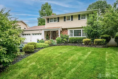 10 Dellview Dr, Edison, NJ 08820 photo 4