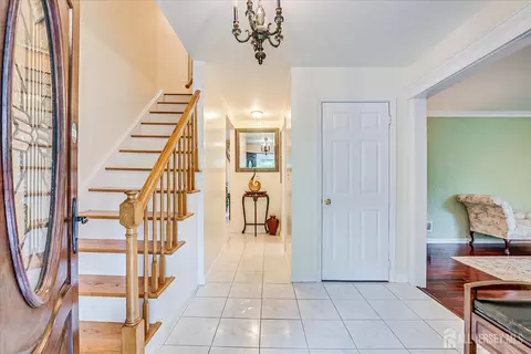10 Dellview Dr, Edison, NJ 08820 photo 6
