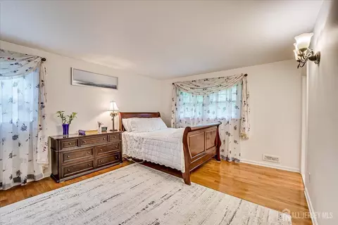 10 Dellview Dr, Edison, NJ 08820 photo 26