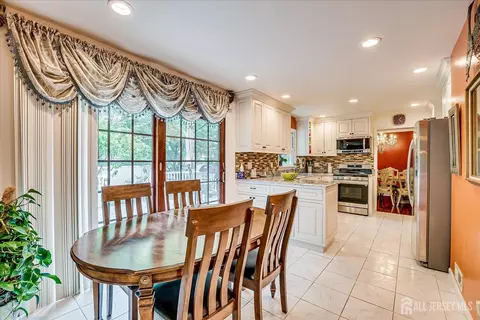 10 Dellview Dr, Edison, NJ 08820 photo 19