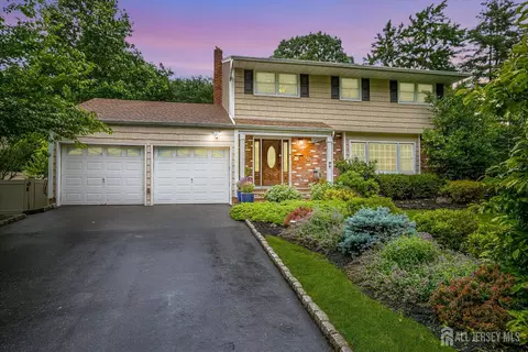 10 Dellview Dr, Edison, NJ 08820 photo 1