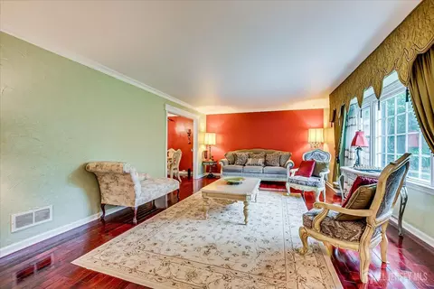 10 Dellview Dr, Edison, NJ 08820 photo 8