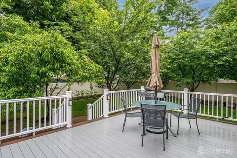 10 Dellview Dr, Edison, NJ 08820 photo 41