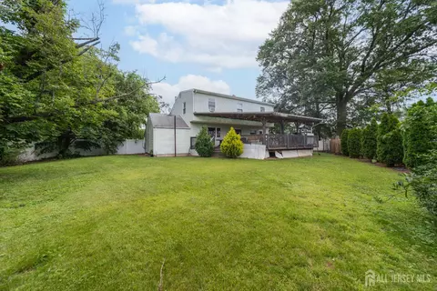 Exterior - 28 Bailey Pl, Sewaren, NJ 07077 photo 4 of 5