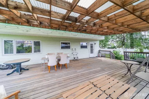 Exterior - 28 Bailey Pl, Sewaren, NJ 07077 photo 3 of 5