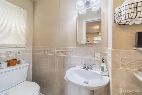 Bath - 28 Bailey Pl, Sewaren, NJ 07077 photo 1 of 2