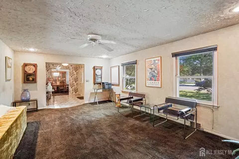Entry Way - 2 Christopher Ct, Edison, NJ 08820 photo 3 of 4