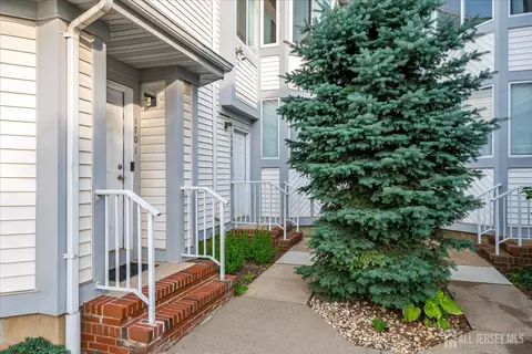 1702 Amanda Ct, Piscataway, NJ 08854