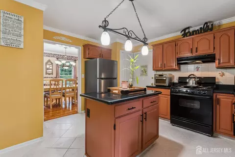 66 Spring Hill Rd, Matawan, NJ 07747 photo 1
