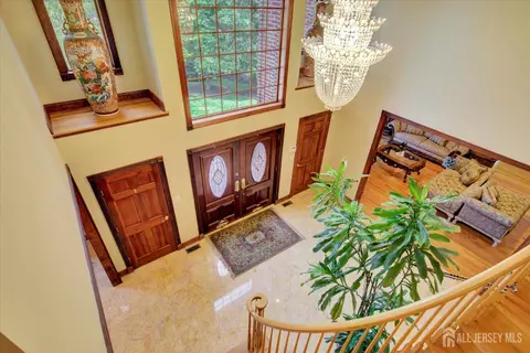 27 Parkwood Ln, Bernards, NJ 07920