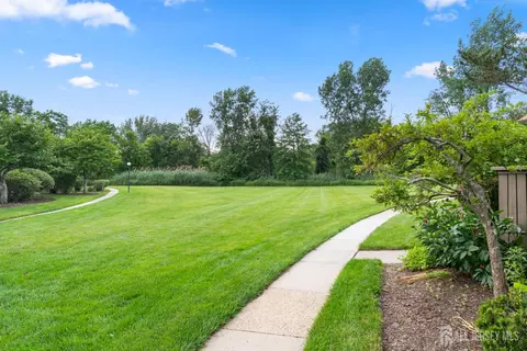 348 Westgate Dr, Edison, NJ 08820 photo 4