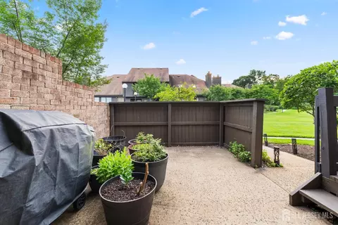 348 Westgate Dr, Edison, NJ 08820 photo 7